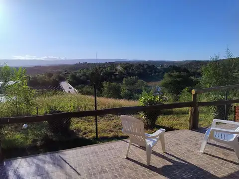 Casa 6 ambientes con 2 baños