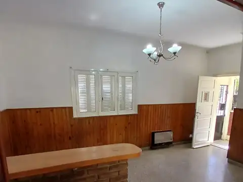 Casa en Alquiler en Lanus Este, $ 600.000