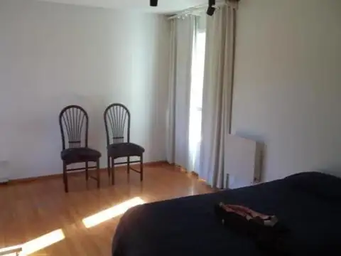 Casa en Venta con 4 cocheras