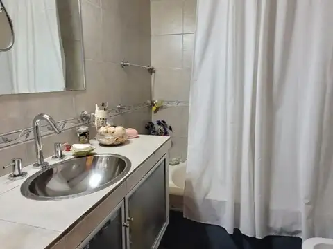 VENTA PH 3 AMBIENTES EN PIÑEYRO. AVELLANEDA. APTO CRÉDITO.