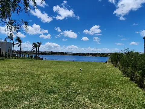 Terreno en Venta en San Gabriel, USD 270.000