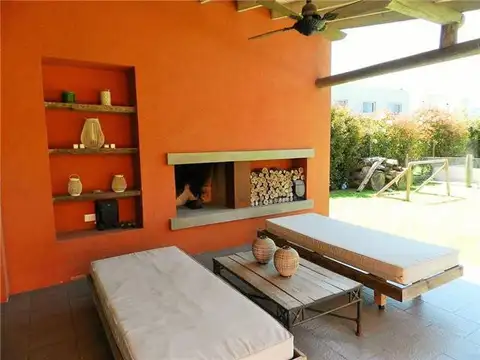 Reguera 1400, Piso 1