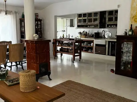 Casa en Alquiler de 3 dormitorios