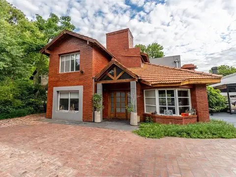 VENTA CASA  Con Pileta En Club De Campo El CARMEN