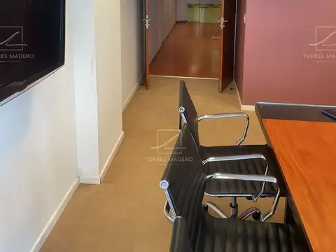 Oficina en Alquiler con 1 cochera