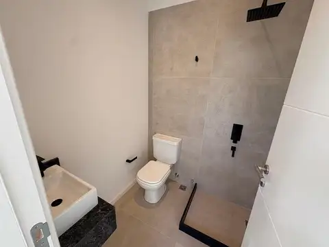 Casa 7 ambientes con 3 baños