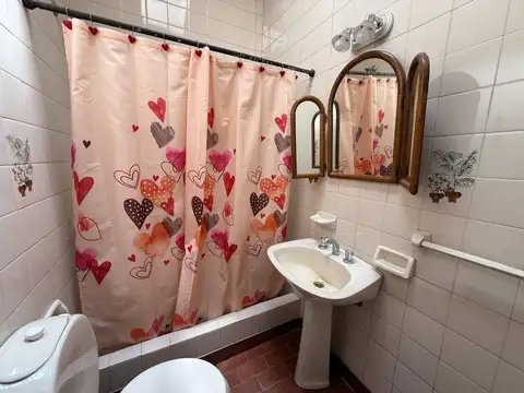 50 entre 123 y 124, Ensenada 300