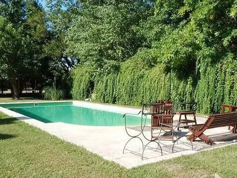 Casa en Venta con 4 cocheras