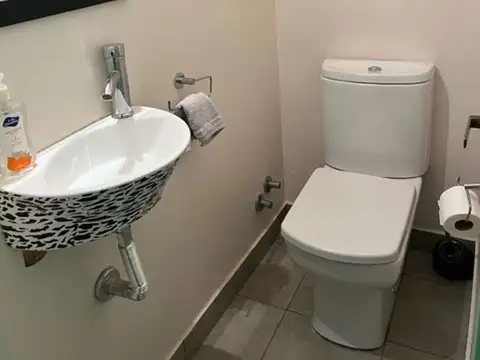 Depto Tipo Casa en Venta con 1 cocheras