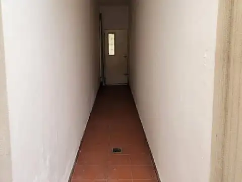 Echesortu. Interna única. Patio. Amplia terraza.