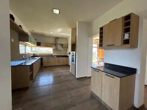 Casa en Venta en Roldan, USD 220.000