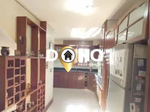Casa 7 ambientes con 3 baños