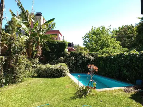 Casa 5 ambientes con 3 baños