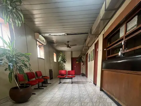 Oficina 6 ambientes con 3 baños