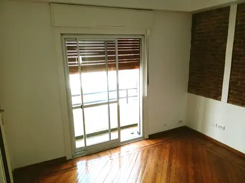 Gral Juan Lavalle 100, Piso 2