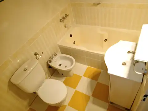 Gral Juan Lavalle 100, Piso 2