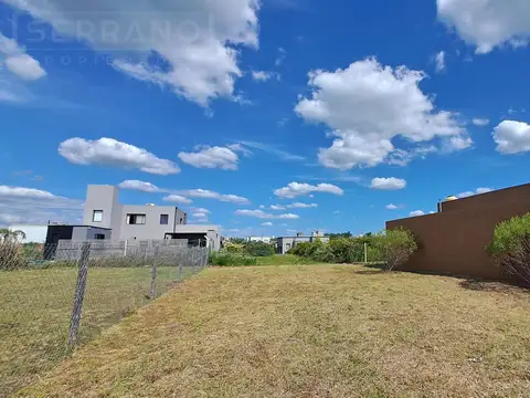 LDO Venta Lote 301m2 Todos los servicios Lomadas de Capilla