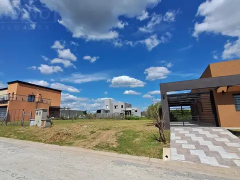 LDO Venta Lote 301m2 Todos los servicios Lomadas de Capilla