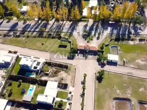 Terreno en Venta 50  mts Fondo