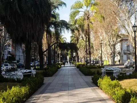 Departamento Bv Oroño 14Bis. Piso 9. Frente. Balcón. A 100 metros costanera Rio. Pichincha