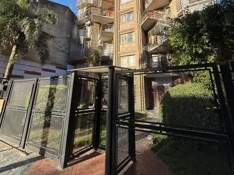 Departamento 2 ambientes en Moron Sur