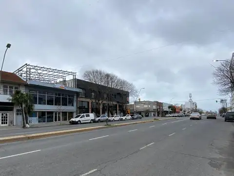 LOCAL DE 50 M2 C/ SÓTANO