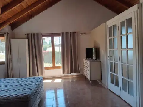 Casa en Venta con 4 cocheras