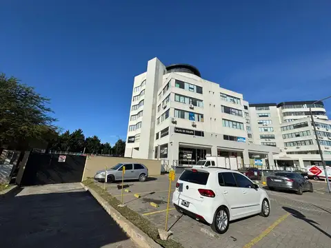 Venta Local Comercial en Esquina c/17 cocheras