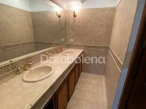 Casa Chalet  en Venta, Paso del Rey, Moreno