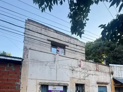 CASA A RECICLAR EN BARRIO CINCO ESQUINAS