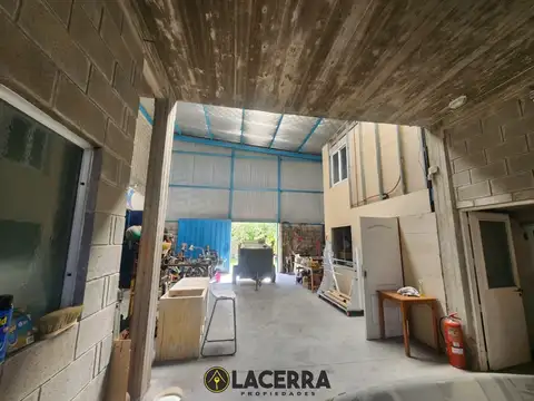 Galpon en Venta 30  mts Fondo