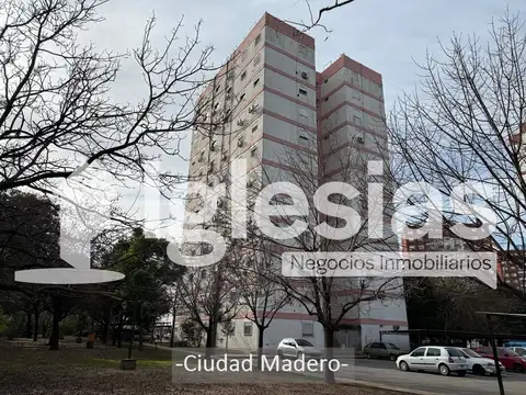 Departamento en venta de 4 ambientes c/ cochera en Ciudad Madero