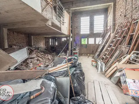 Venta  galpón doble altura c/ entrepiso, Ideal Inversor   2 viviendas a reciclar-Caseros