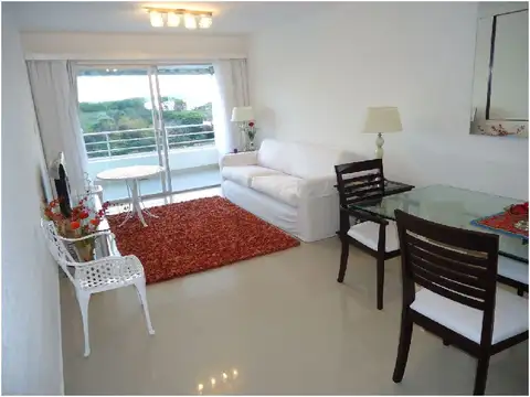 Departamento en Venta en Playa Mansa, USD 325.000