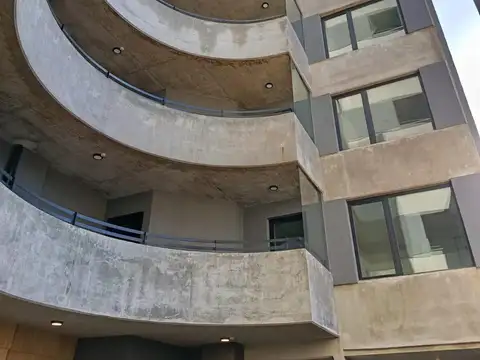 Alquiler departamento monoambiente con balcón Ituzaingo 1600