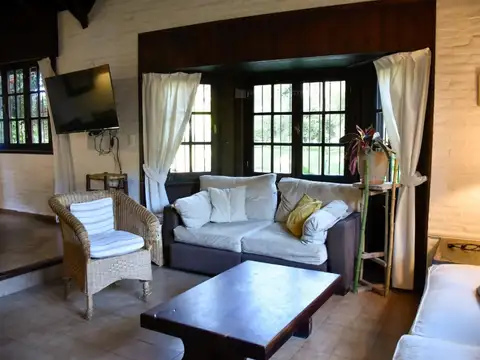 Casa 6 ambientes con 3 baños