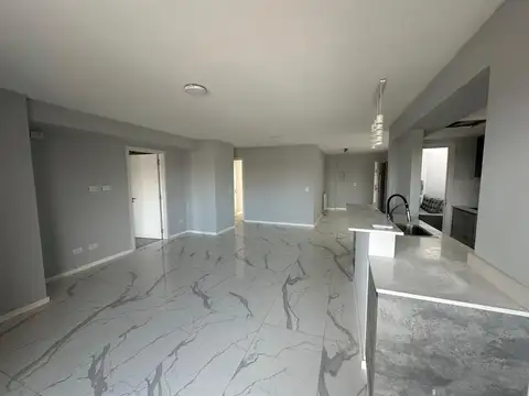 Venta moderno departamento tres dormitorios con parrilla y cochera ! Pichincha