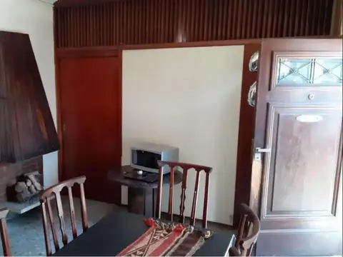 Casa 8 ambientes con 5 baños