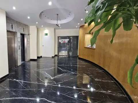 Oficina en Alquiler en Carlos Pellegrini y Santa Fe. Retiro