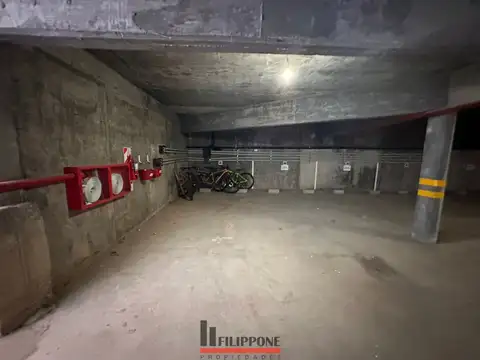 Cochera cubierta  en venta Estoma 674