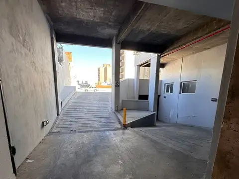 Cochera cubierta  en venta Estoma 674