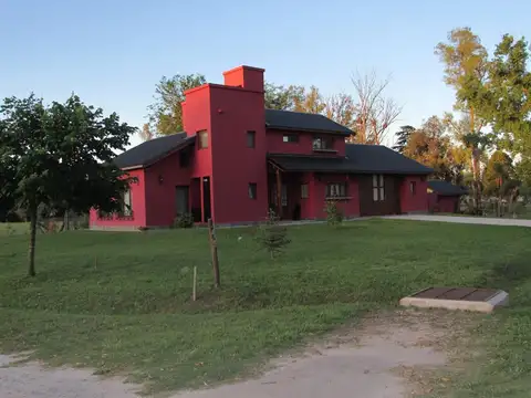 Casa 4 ambientes con 3 baños