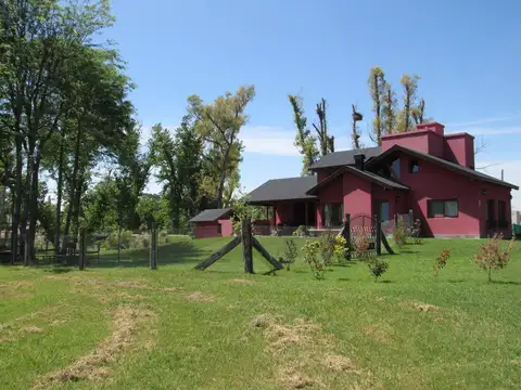 Casa exc. propiedad en Club de Campo la Asuncion