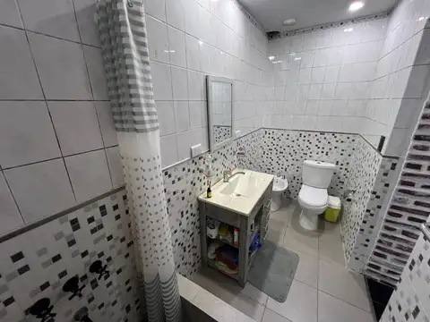 Depto Tipo Casa 3 ambientes con 2 baños
