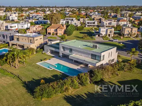 Casa en Venta en Haras Santa Maria, USD 1.980.000