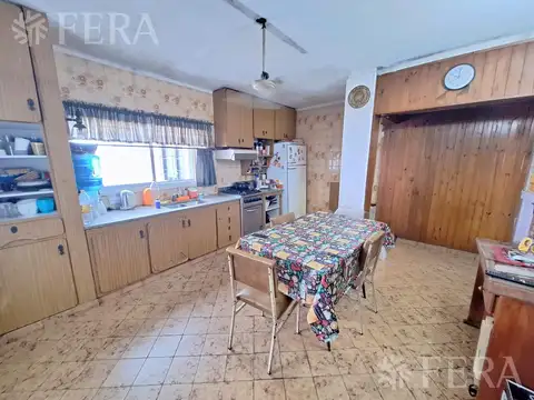 Venta de casa de 3 ambientes con cochera en Wilde