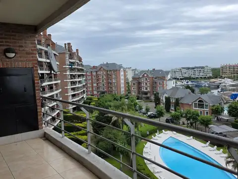 USD 174.000.- Miradores de la Bahía C/ coch. Cub. -2 amb.