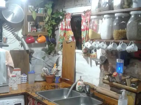 Casa 6 ambientes con 1 baño