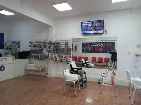 EXCELENTE Y AMPLIO LOCAL A MTS. DE MAIPÚ-S/EXPENSAS C/PERSIAN ELÉCTRICA