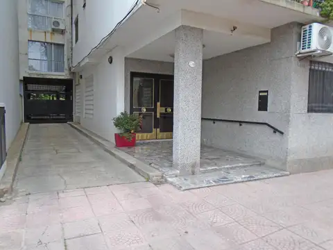 Wineberg 2780 E/ Alberdi y S Peña al 2700